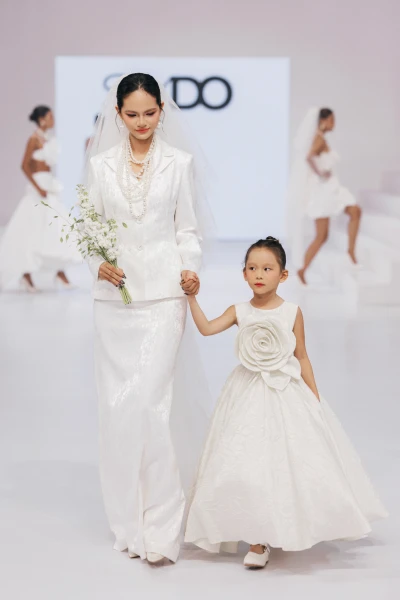 fashion-show 0769SIXDO WEDI FOTO KIENGCAN .jpeg